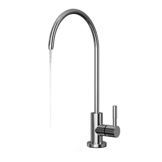 Trinkwasserhahn aus gebürstetem Nickel